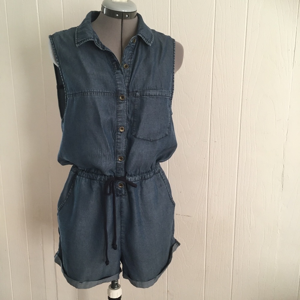 F21 100% Lyocell sleeveless romper size S